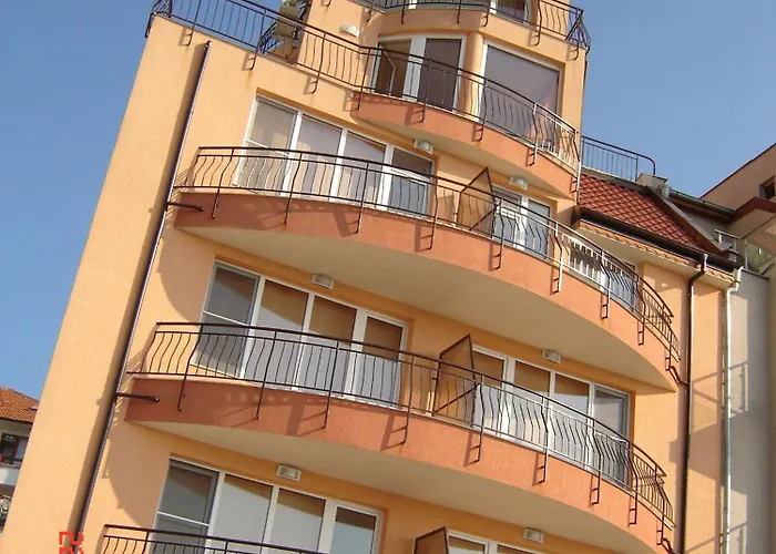 Panoramic Penthouse Apartment *